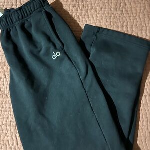 ALO Accolade Straight Leg Sweatpants
